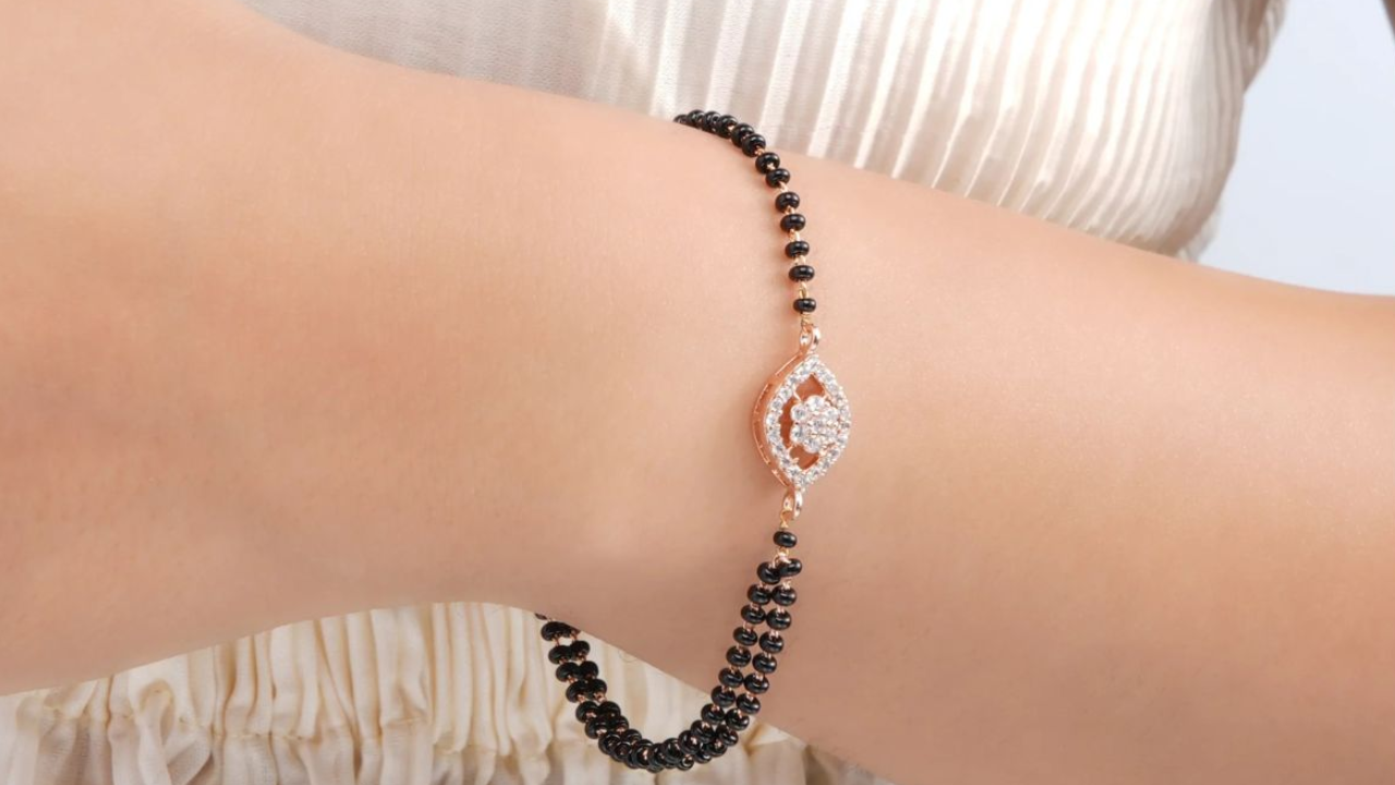 Latest Bracelet Mangalsutra Design: हर महिला के लिए परफेक्ट मॉडर्न ट्रेडिशनल लुक