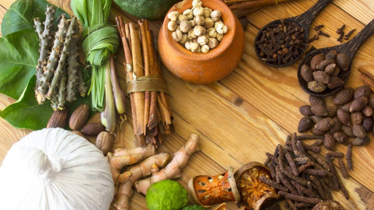 Weight Loss Herbal Medicine: वजन घटाने में सहायक जड़ी-बूटियाँ