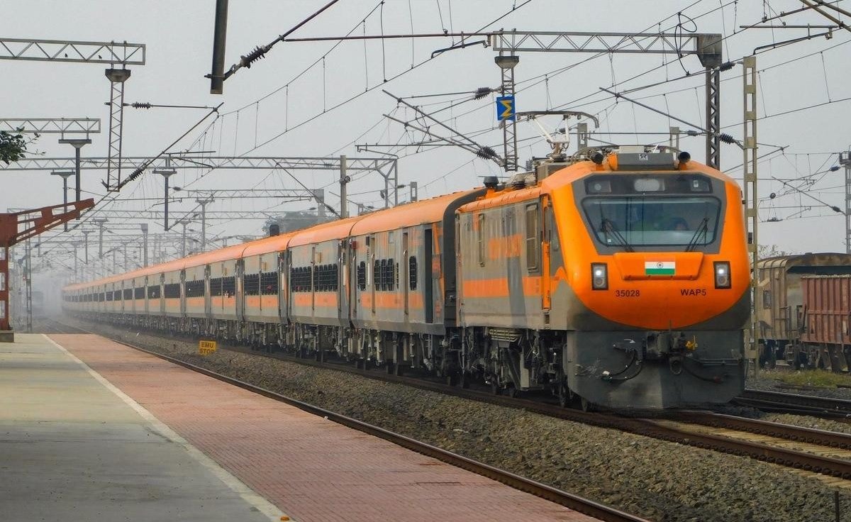 Gomtinagar Darbhanga Train: दरभंगा से गोमतीनगर तक अमृत भारत ट्रेन जल्द होगी शुरू, जानें रूट, सुविधाएं और टिकट डिटेल