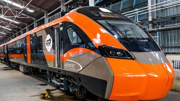 गोरखपुर वंदे भारत को मिलेगी नई रफ्तार और सुविधा! अब नई रेक से चलेगी ट्रेन, यात्रियों को होगा बड़ा फायदा