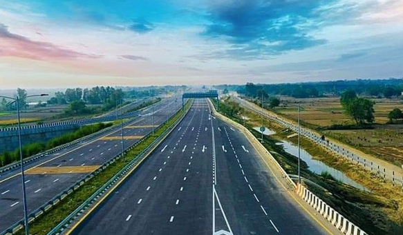 यूपी बना एक्सप्रेस-वे हब! 9 चालू, 13 निर्माणाधीन, मई में लखनऊ-कानपुर एक्सप्रेसवे से सफर होगा और तेज