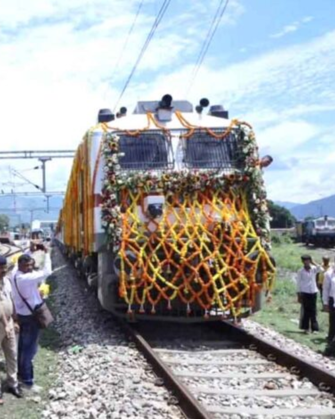 टनकपुर–नांदेड़ साप्ताहिक एक्सप्रेस शुरू! आगरा कैंट पर भी मिलेगा ठहराव, जानिए पूरा रूट और टाइमिंग